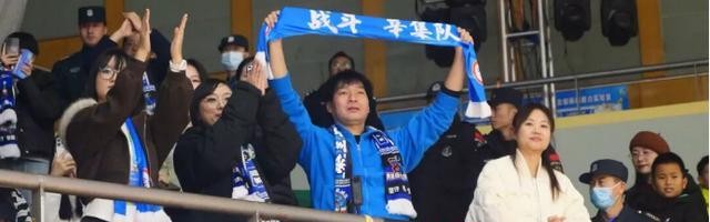 彩票-“河北五超”辛集球迷王明辉：车轮丈量热爱 热血点亮看台