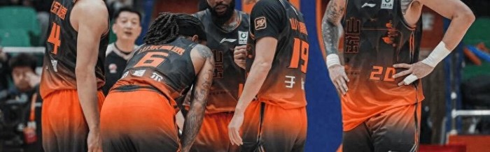 真人-合砍81+17，山东三叉戟大爆发！高诗岩7+5甘当绿叶，于德豪成混子|山东队|联赛|山东男篮|邱彪|球队_新浪体育_新浪新闻